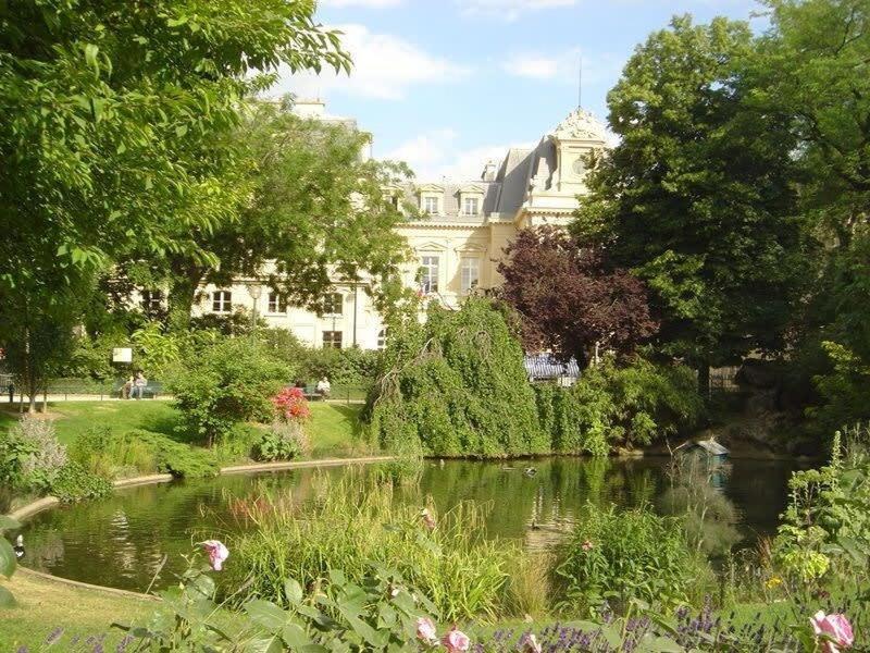 La Belle Du Marais